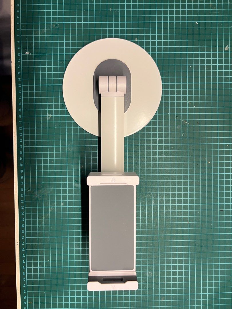 Tablet stand (Category: Mounts & Holders) located in Singapore. Submitted by amosw_ (Listing ID 1356192548, Image 2). Description: Squirrey desktop tablet mount Like new condition, can hold up to 12.9” tablet or display. Heavy base provides stability Meetup only, paynow preferred..