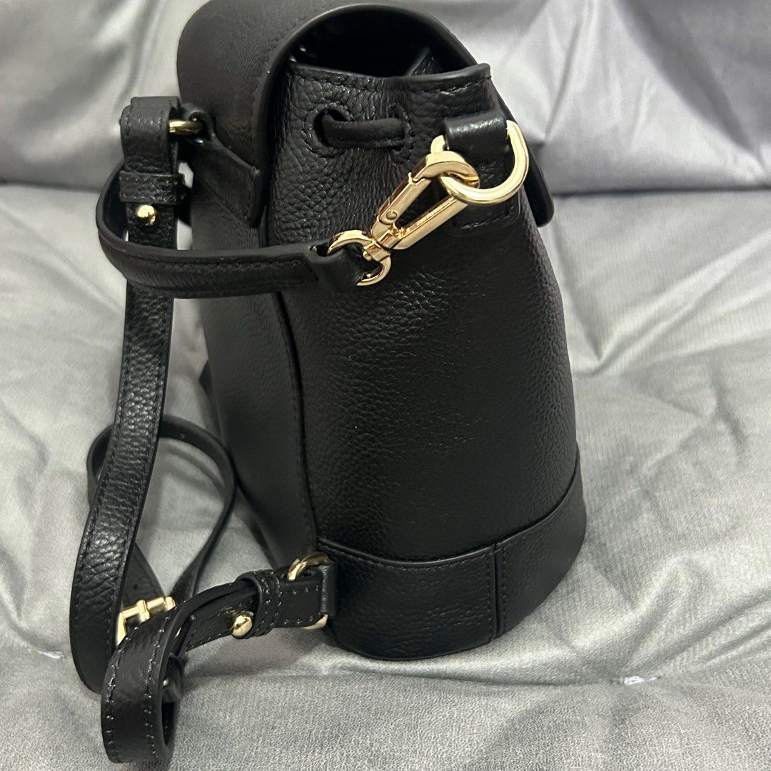 TB - Tory Burch Thea Mini Bucket Pebble Leather Backpack (Category: Luxury Bags & Wallets) located in Cabuyao City. Submitted by luxurybyluci (Listing ID 1356228033, Image 2). Description: Tory Burch Thea Backpack Pebble Leather Authentic On Hand Brandnew .