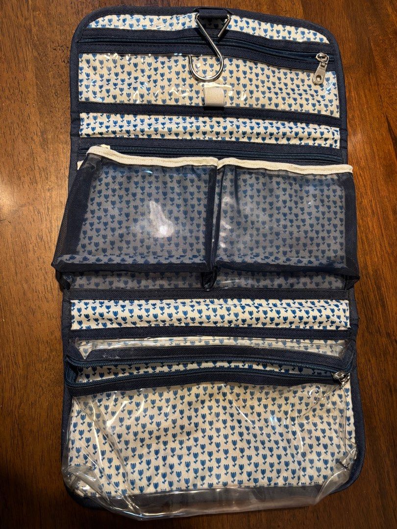 Toiletries/ Accessories Organizer (Category: Accessory Holder, Box & Organizers) located in San Pedro. Submitted by ReLoveAtfirstSight (Listing ID 1356098588, Image 1). Description: Used few time lang but Needs cleaning & washing na stock sa cabinet.