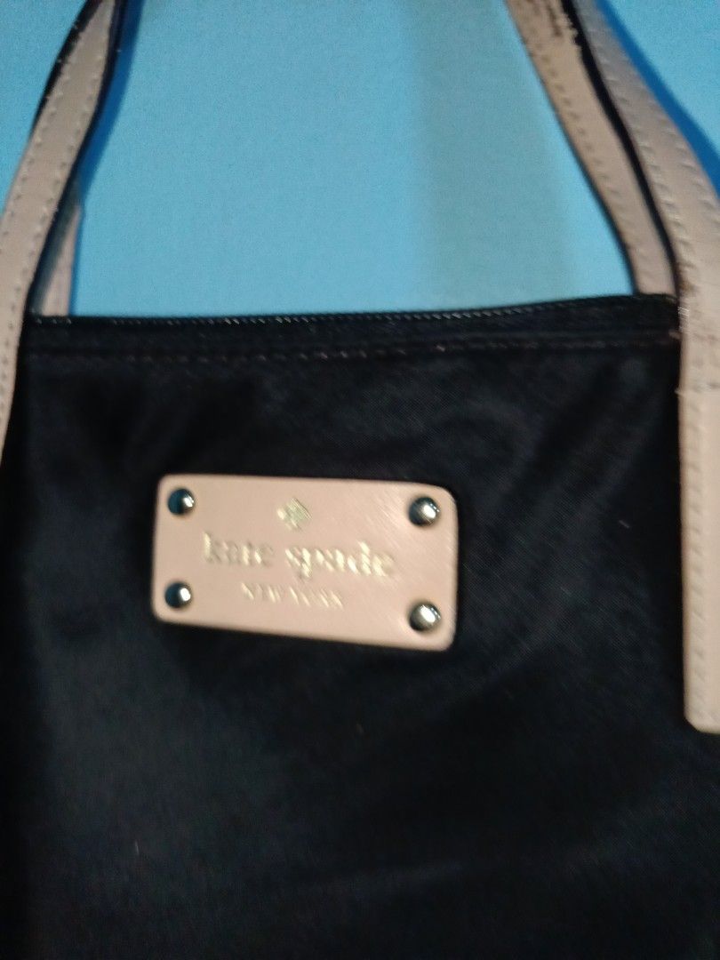 US Kate spade handbag (Category: Luxury Bags & Wallets) located in Quezon City. Submitted by cathyignaciogo09 (Listing ID 1356217107, Image 2). Description: Medium.