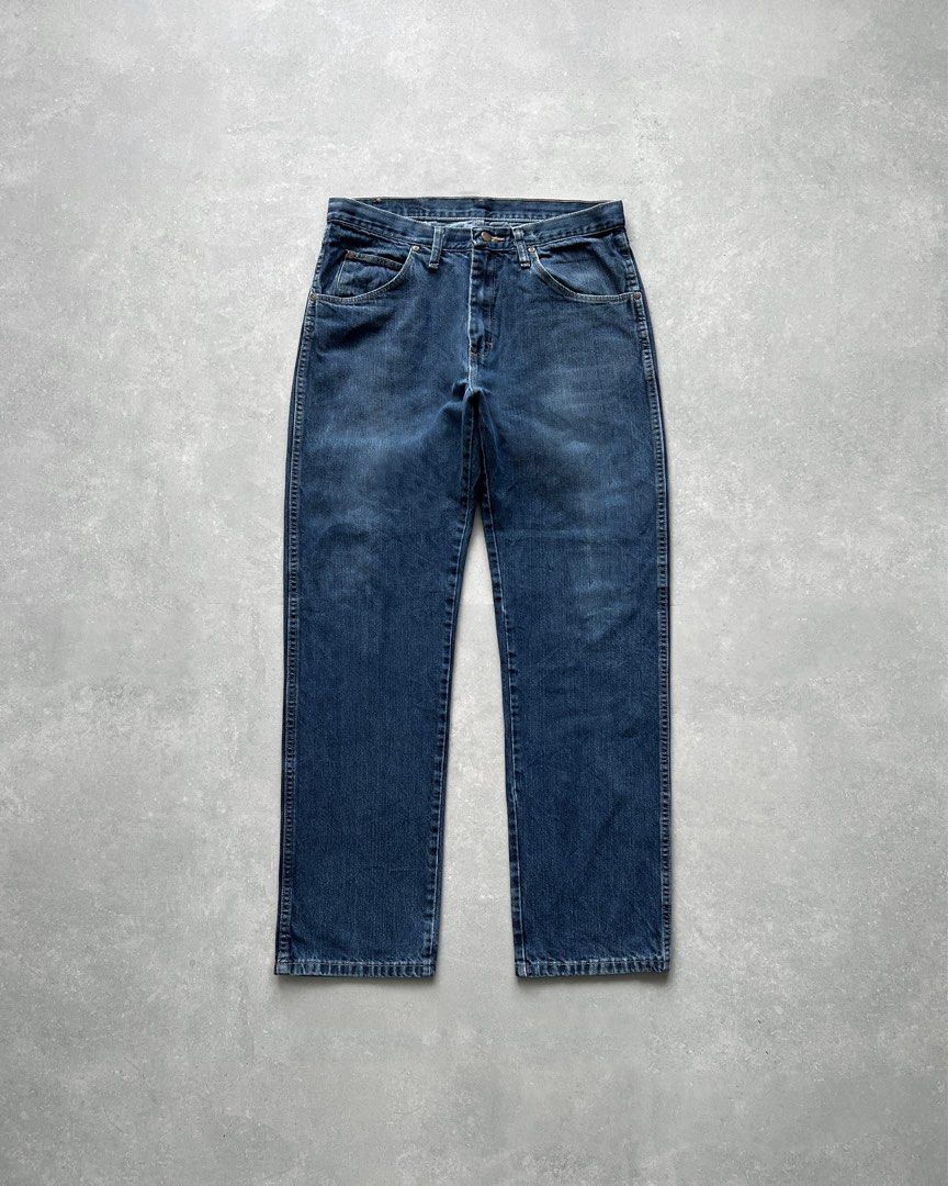 WRANGLER RETRO® Active Flex Relaxed Jeans (Category: Jeans) located in Manila. Submitted by morf_sply (Listing ID 1356224113, Image 1). Description: Regular fit jeans made of cotton denim. Five-pocket design. Washed effect. Zip fly and button fastening. Waist 33 in Rise 11.5 in Inseam 32 in Length 41.5 in Leg Opening 8 in .