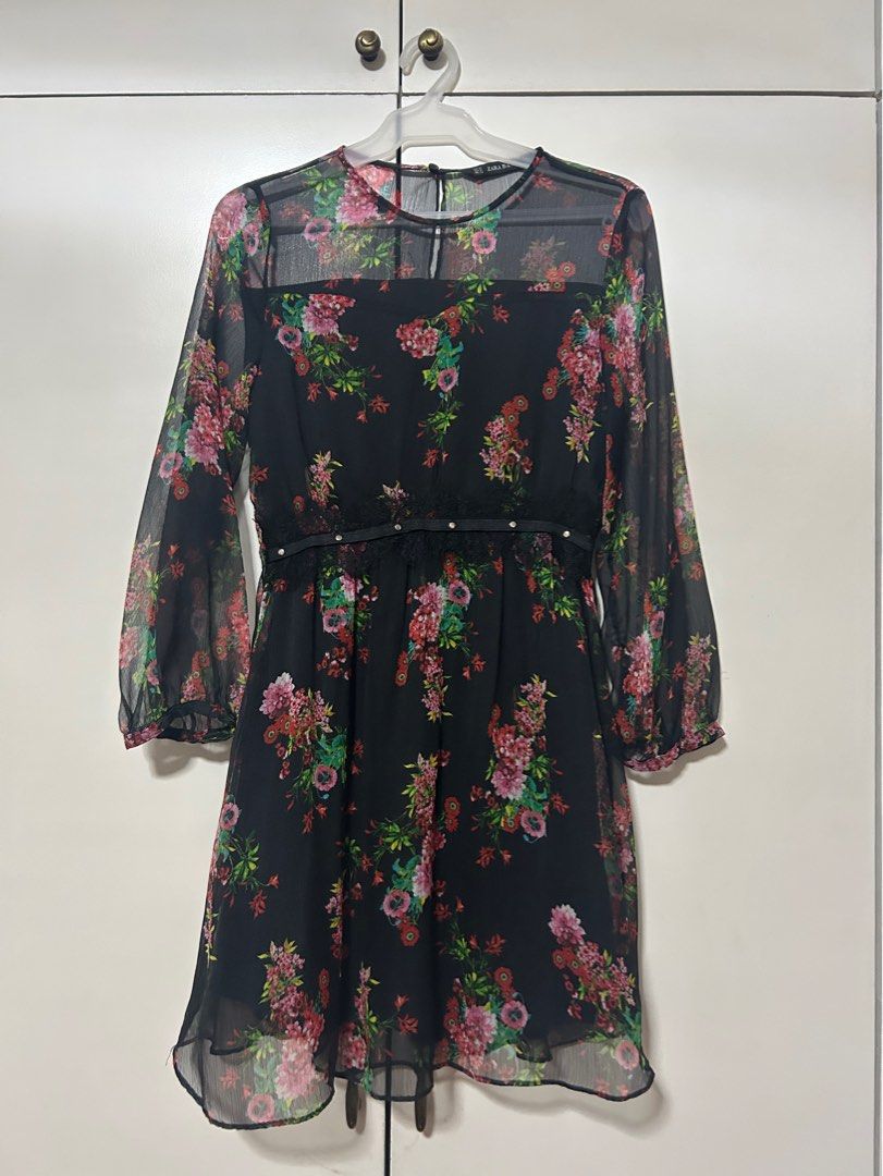 ZARA Black Floral Dress (Category: Dresses) located in Quezon City. Submitted by CeceClothes (Listing ID 1356076582, Image 1). Description: 🖤 super gorgeous irl! 🖤 XS on tag but fits S-M 🖤 Length: 33 in.