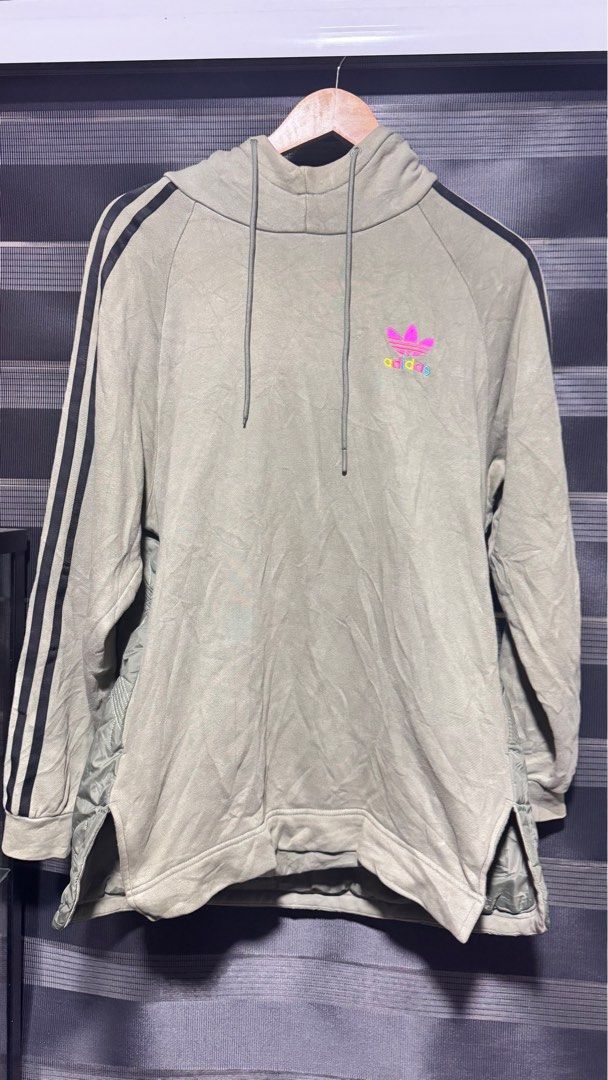 Adidas hoodie (Category: Coats, Jackets and Outerwear) located in Plaridel. Submitted by chogs0215 (Listing ID 1361047845, Image 1). Description: Adidas hoodie Best fit medium to large womens Like new condi ( no issue at all ) .