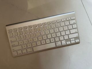 Apple wireless keyboard63007827222530110