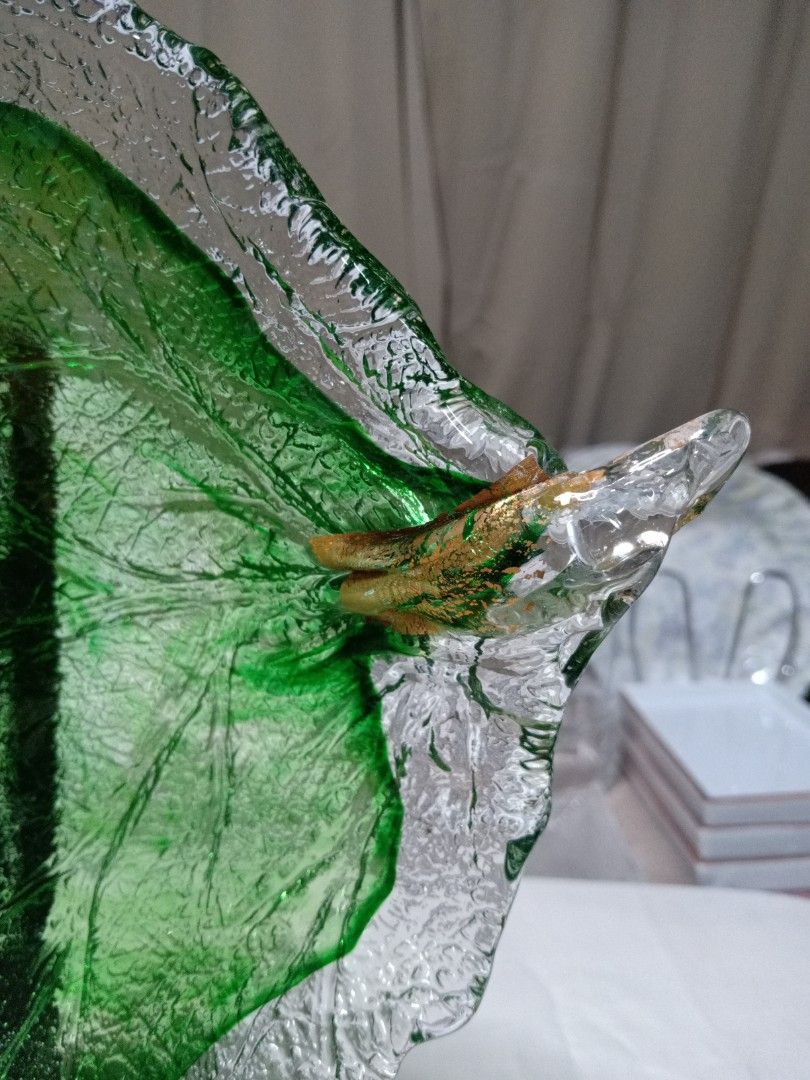 Art glass serving leaf shape (Category: Other Kitchenware & Tableware) located in Cabanatuan. Submitted by miss.maia (Listing ID 1361186286, Image 2). Description: .