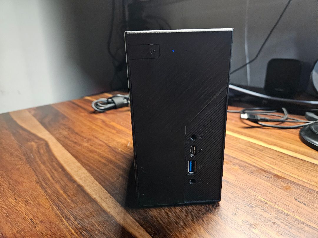 DeskMini X300 ryzen7 5700g 32GB 1TB