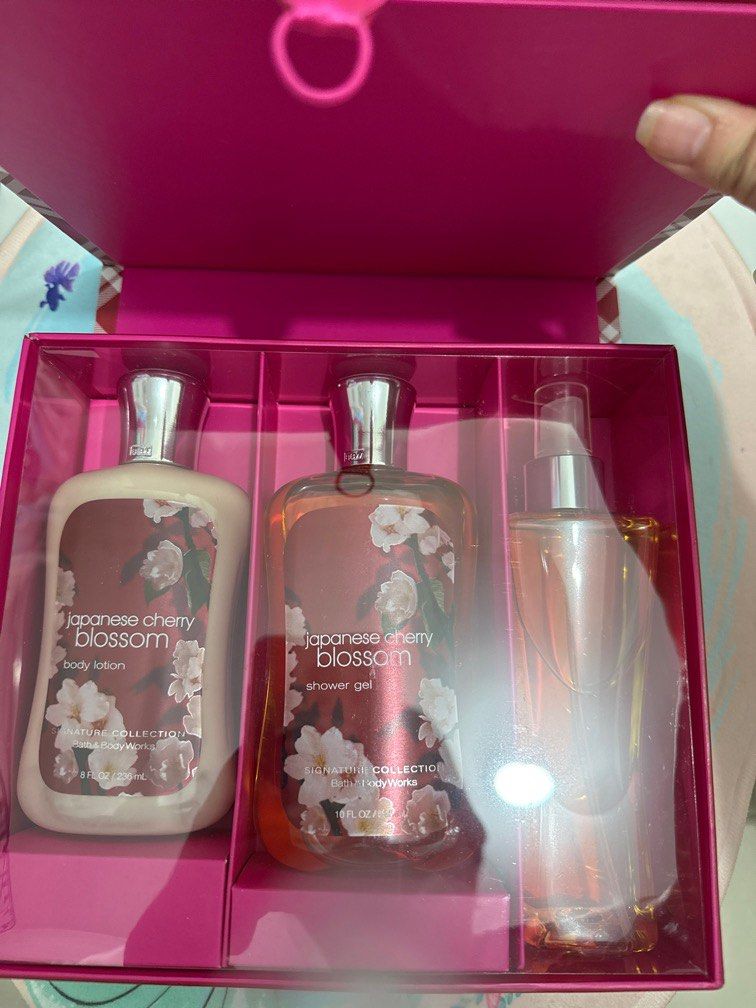 Bath and Body Works gift set (Category: Bath) located in Batangas. Submitted by iyahsshoppe (Listing ID 1361153822, Image 1). Description: Negotiable. Just send me your offers ☺️ Japanese Cherry Blossom scent. It Includes body wash, body lotion and fragrance mist. .