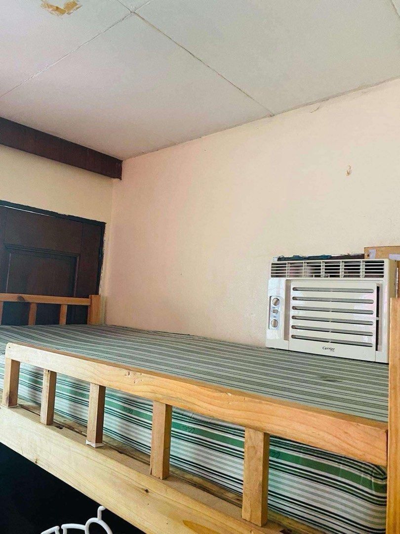 Bedspace for rent (Category: Room Rentals) located in Manila. Submitted by chabskytot (Listing ID 1361049980, Image 3). Description: For rent : Bedspace upper bed Lower and upper bed inclusive with AIRCON AND WATER Free WIFI Pede maglaba and magluto Clean and peaceful house 1 ride to ortigas, Greenhills, quiapo, crame cubao via Jeep , GLINER , Walking distance to santolan Plaza 1 ride trycycle to sm sta mesa,puregold san juan LOCATION: Brgy Onse 