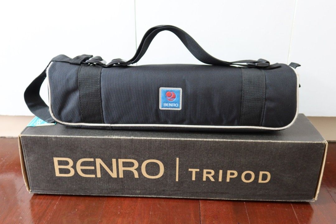Benro A1692TB0 Tripod (Category: Cameras) located in Pasig City. Submitted by alexapaz (Listing ID 1361083361, Image 3). Description: Benro A1692TB0 Tripod – compact, sturdy, and versatile! Features a detachable leg that converts into a monopod for added flexibility. Perfect for travel and professional use. Only used twice..