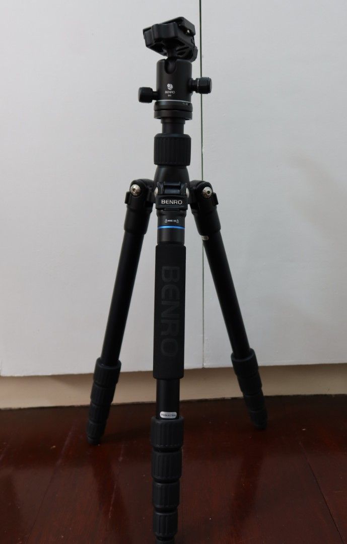 Benro A1692TB0 Tripod (Category: Cameras) located in Pasig City. Submitted by alexapaz (Listing ID 1361083361, Image 1). Description: Benro A1692TB0 Tripod – compact, sturdy, and versatile! Features a detachable leg that converts into a monopod for added flexibility. Perfect for travel and professional use. Only used twice..