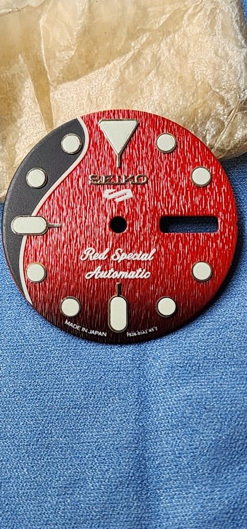 Brian May Red Special Dial (Category: Men's Watches) located in Taguig. Submitted by masterbert (Listing ID 1361050106, Image 1). Description: Bought this at the Watch and Style shop at 1,500. Slightly negotiable.