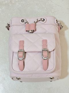 (Category: ) located in . Submitted by joli_shopper (Listing ID 1361154378, Image 1). Description: .