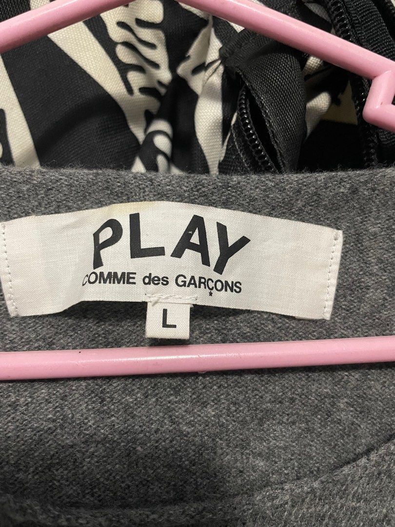 Comme des Garçons PLAY Signature Wool Sweater (Category: Coats, Jackets and Outerwear) located in Imus. Submitted by jrueee (Listing ID 1361044123, Image 3). Description: Used 3 times Pm for more Images and Questions.