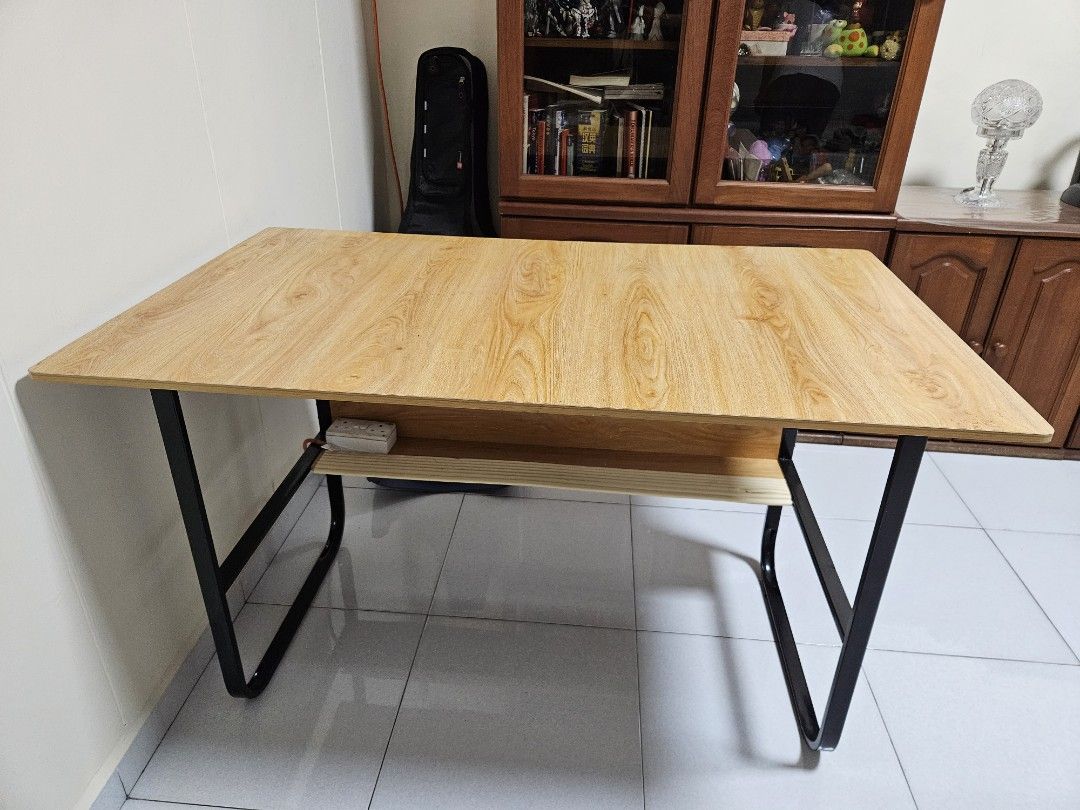 Computer Table (Category: Tables & Sets) located in Singapore. Submitted by higanbana (Listing ID 1361103092, Image 2). Description: Computer table 120 cm by 60 cm laptop and mouse set not included.