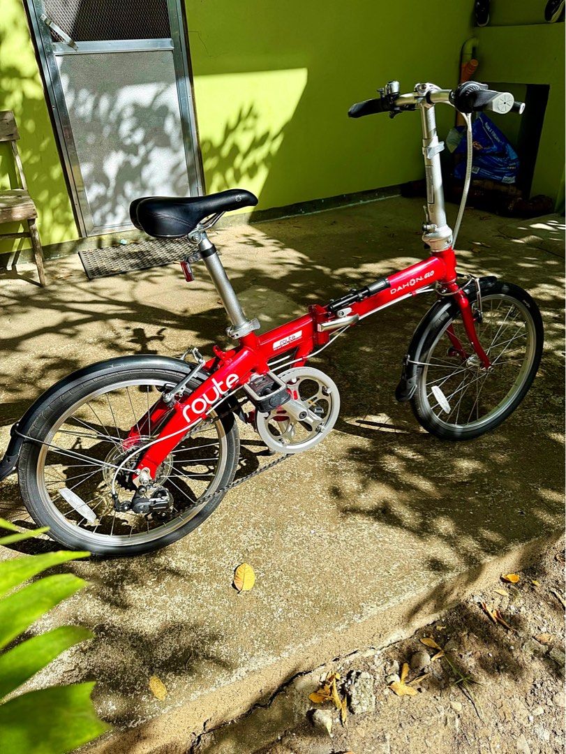 Dahon folding bike (Category: Bicycles) located in Quezon. Submitted by eden.g (Listing ID 1361132771, Image 2). Description: Dahon route ruby red (glo edition) Transmission: 7 speed Wheel size: 20 inches Weight: 12.2 kg.
