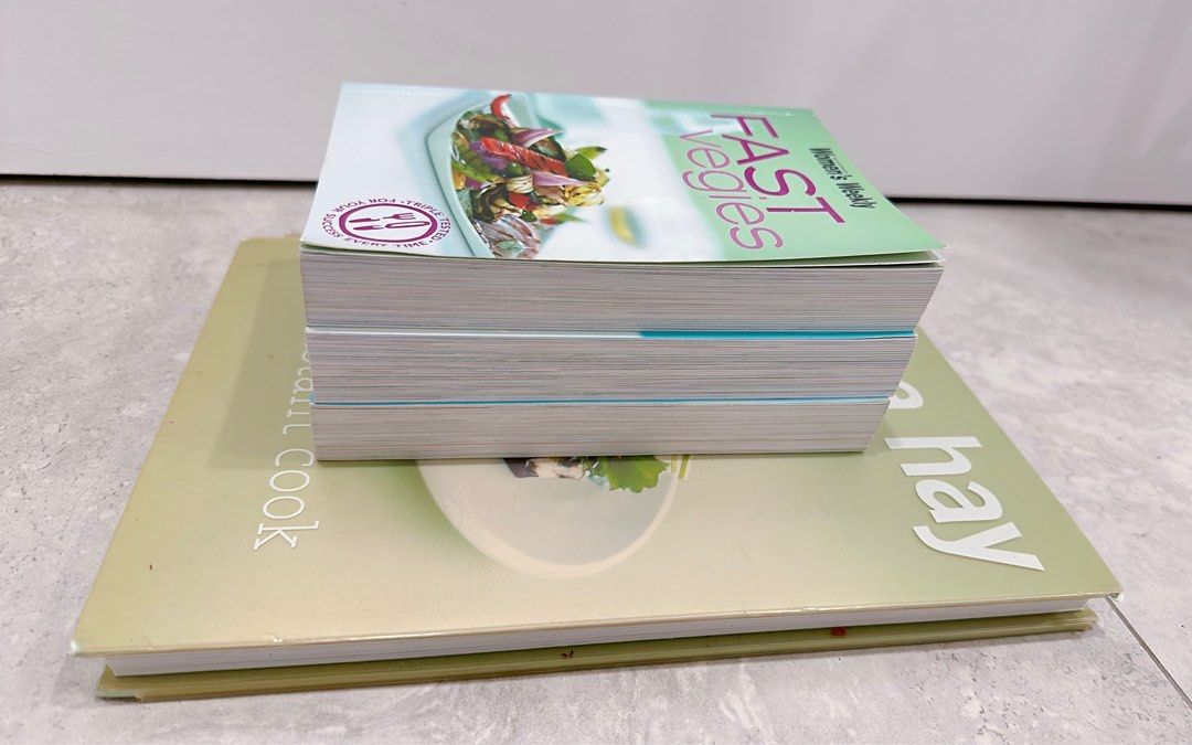Cookbook Donna Hay and AWW Women Weekly x3 recipes (Category: Magazines) located in Miranda. Submitted by abbie.corner (Listing ID 1361192704, Image 3). Description: Condition: the Donna Hay is used in good condition, the AWWs are like new.