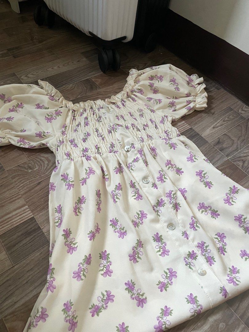Floral Maxi Dress (Category: Dresses) located in Nampicuan. Submitted by arkainevan (Listing ID 1361111414, Image 3). Description: -small to semi large -Never been worn 💰gcsh payment ( Also sf is shoulder by the buyer ) 📦Flash Express .