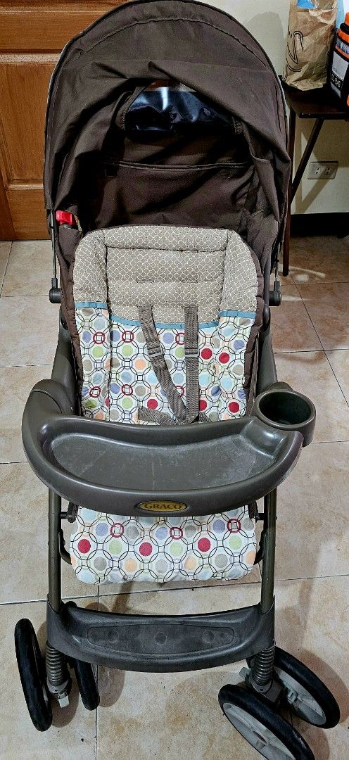 Graco Stroller with free Carrier Sling (Category: Strollers) located in Paranaque City. Submitted by mylittlecloset1201 (Listing ID 1361100590, Image 3). Description: Selling Graco stroller with free carrier sling. Both are well used, will need washing but it does not affect the functionality of the items..