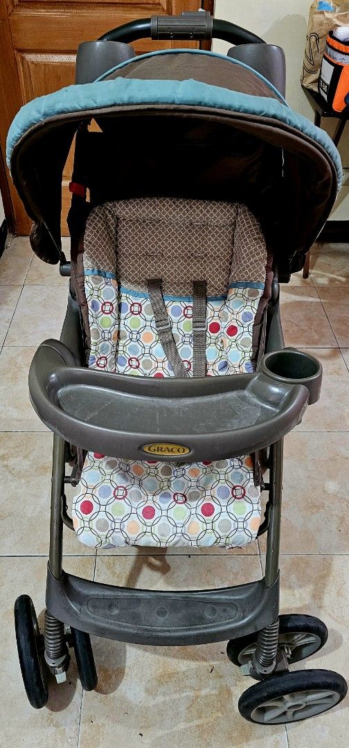 Graco Stroller with free Carrier Sling (Category: Strollers) located in Paranaque City. Submitted by mylittlecloset1201 (Listing ID 1361100590, Image 1). Description: Selling Graco stroller with free carrier sling. Both are well used, will need washing but it does not affect the functionality of the items..