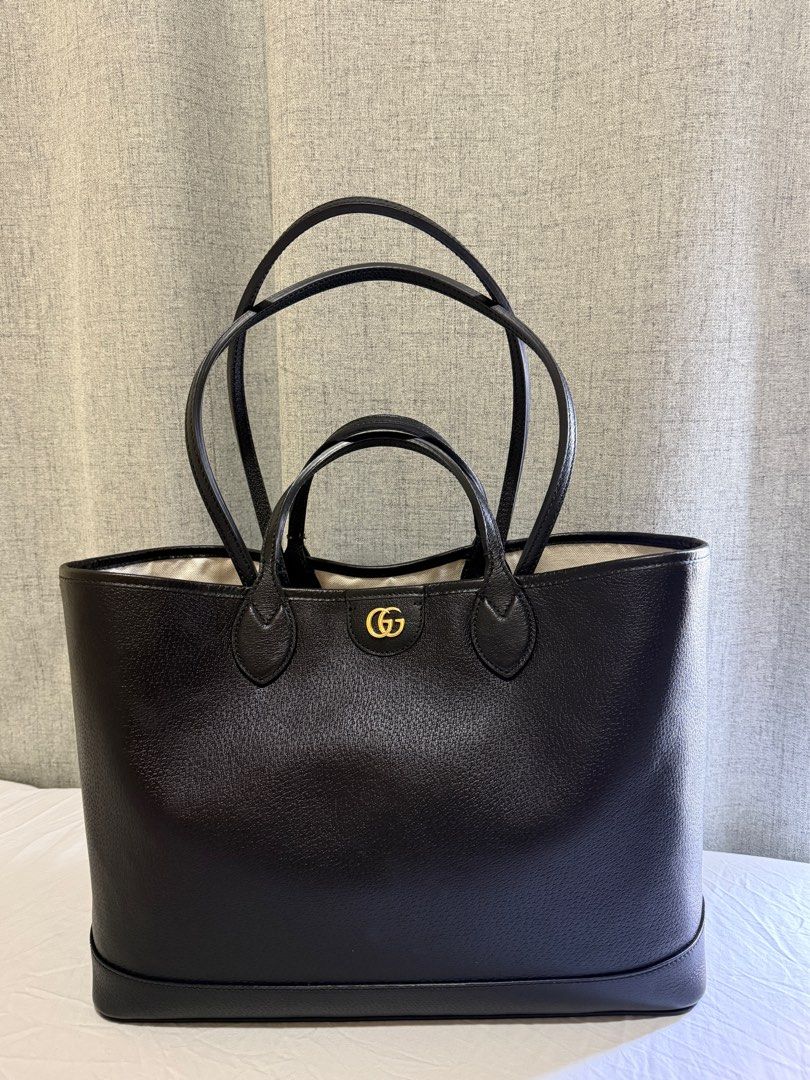 Gucci Ophidia Medium Tote (Category: Luxury Bags & Wallets) located in Quezon City. Submitted by aaa_luxury (Listing ID 1358193518, Image 1). Description: - 100% Authentic - Rank A - Comes with its original dust bag - Can be used as a shoulder bag or top handle bag - Free delivery within Metro Manila only via SDD carriers 😊.
