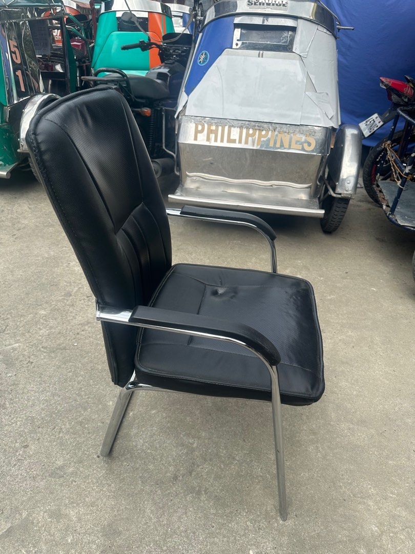 Heavy duty office chairs (Category: Chairs) located in Marikina City. Submitted by cuscasmommy (Listing ID 1361093815, Image 2). Description: Heavy duty preloved office chairs.