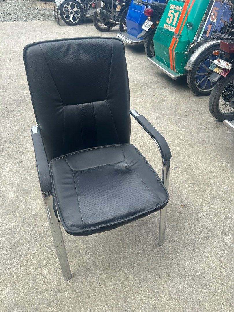 Heavy duty office chairs (Category: Chairs) located in Marikina City. Submitted by cuscasmommy (Listing ID 1361093815, Image 1). Description: Heavy duty preloved office chairs.
