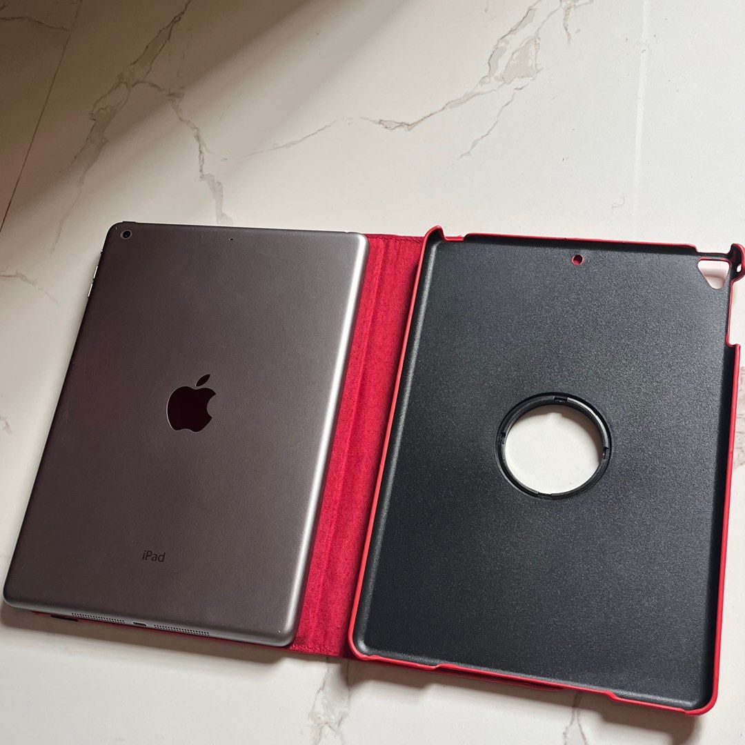 Ipad Air 64gb 9.5” with case (Category: iPad) located in Taguig. Submitted by sdiph (Listing ID 1361095210, Image 2). Description: SALE ‼️SALE‼️SALE‼️ No issues. 100% functional. Just decluttering. 100% legit. Great battery condition. Unit and casing included.