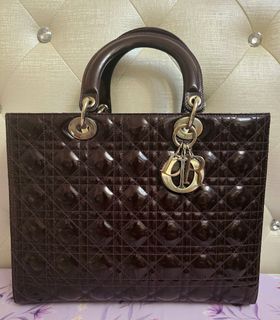 (Category: ) located in . Submitted by misshunnysimplycloset (Listing ID 1360840603, Image 1). Description: .