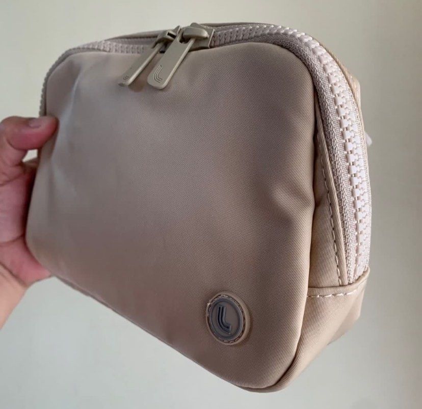 💯LOLE blet bag nude (Category: Luxury Bags & Wallets) located in San Luis. Submitted by jena247 (Listing ID 1361095954, Image 1). Description: 💯original 💯original bought in US sealed and brandnew belt bag.