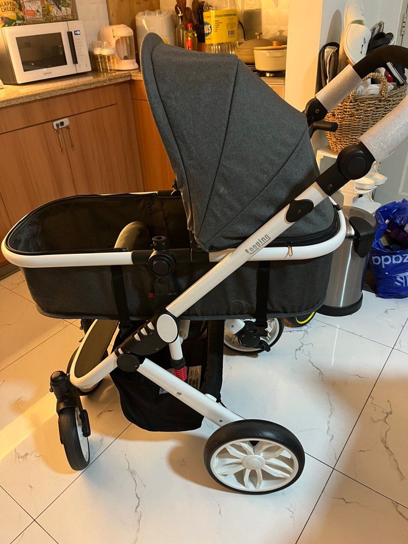 Looping Sydney Stroller (Category: Strollers) located in Mandaluyong City. Submitted by miktiu (Listing ID 1361157295, Image 2). Description: Used 3x baby doesn’t like it. We used Donna instead No carseat Original price 21k Pick up of Buyer at Sta Mesa. Photos posted. .