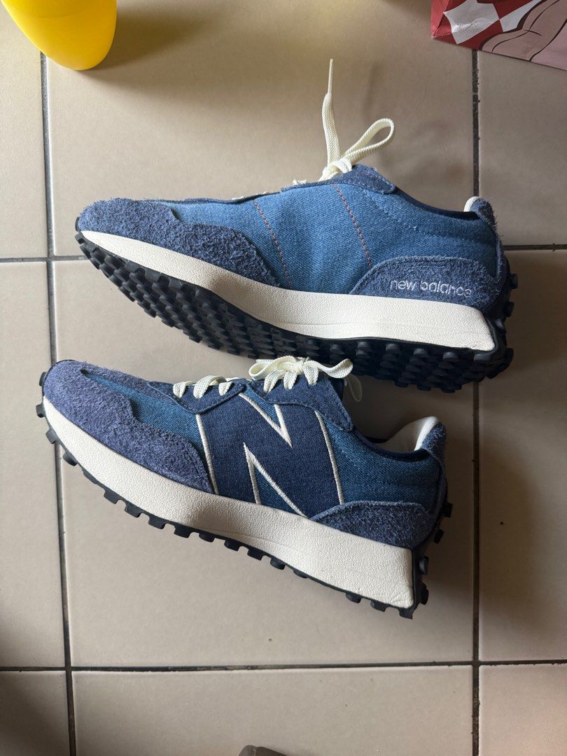 New Balance 327 Denim - W (Category: Sneakers) located in Makati City. Submitted by rain3dr0ps (Listing ID 1361090609, Image 1). Description: Used once Rfs: too many shoes Size: 25cm / 8US W Ships from Makati Payment via BPI Or Gcash.