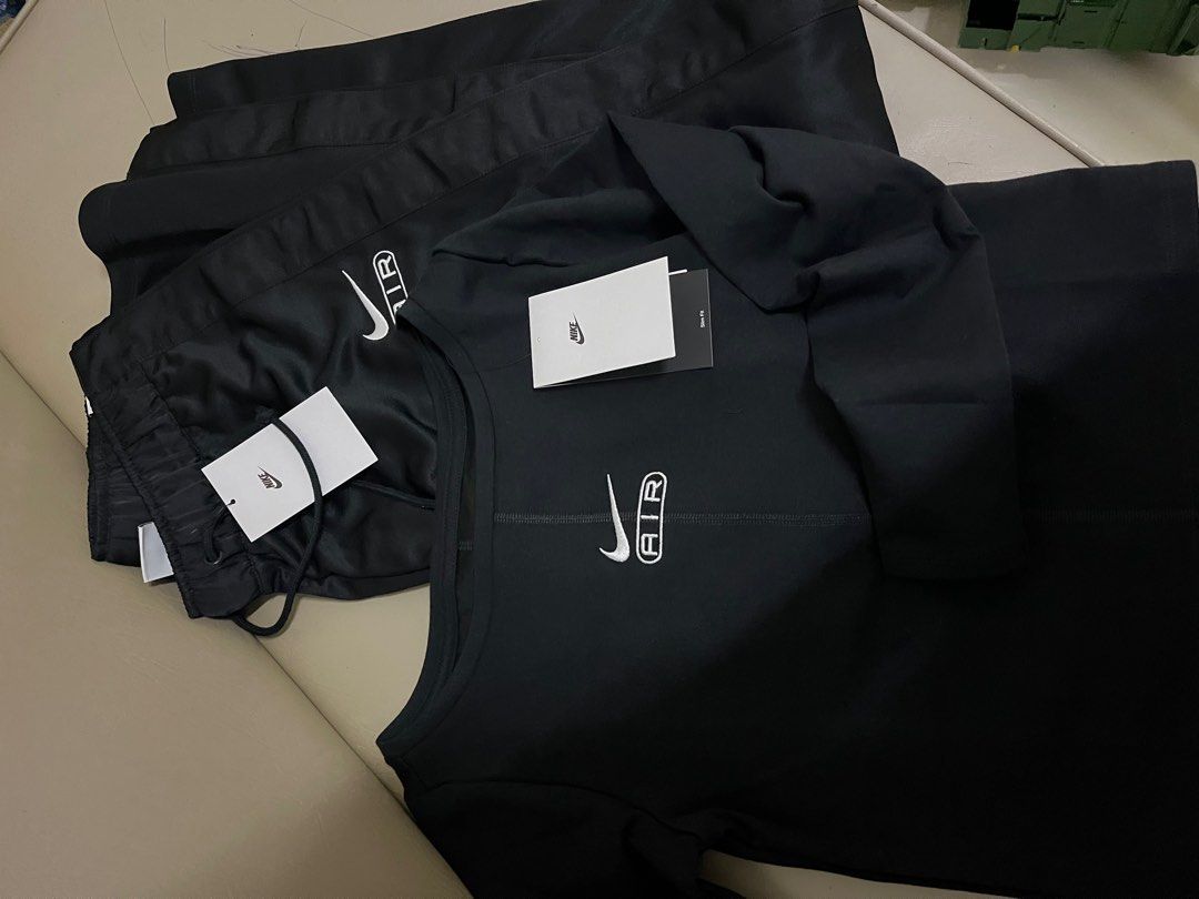 Authentic! Nike womens air longsleeve top (Category: Longsleeves) located in Quezon City. Submitted by rainsopht (Listing ID 1361165300, Image 2). Description: 2k+ original price Not my style M-L Air pants is also available, I can give both for 1.8k.