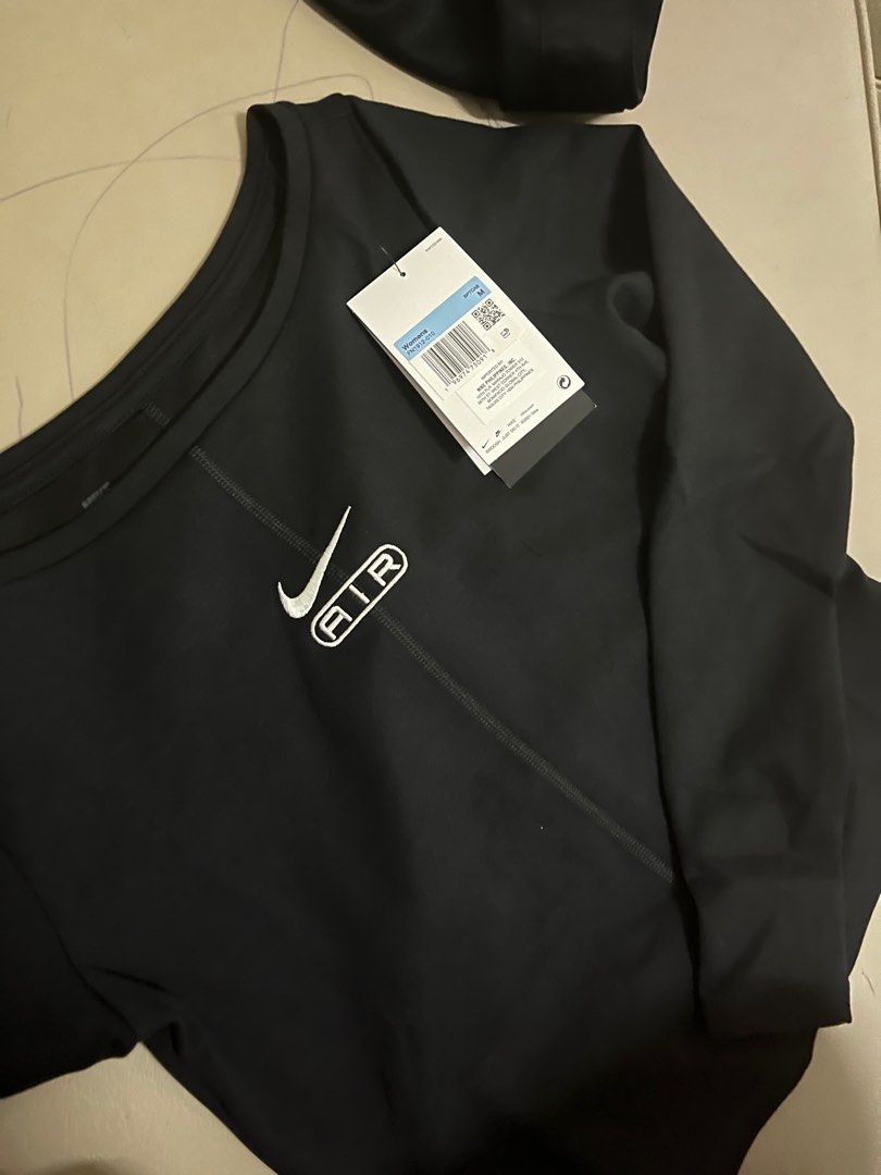 Authentic! Nike womens air longsleeve top (Category: Longsleeves) located in Quezon City. Submitted by rainsopht (Listing ID 1361165300, Image 3). Description: 2k+ original price Not my style M-L Air pants is also available, I can give both for 1.8k.