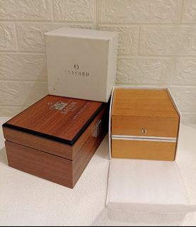 đ°Please come in person to negotiate priceâĄno bargain 
âĄVintageăSACOMă&ăCONCORDă2 Watch Boxes
đ  pick up saiyinypun or Kowloon bay or sfđFace-to-face meeting at Sai Ying Pun or Kowloon Bay or SF Express64226446066305110