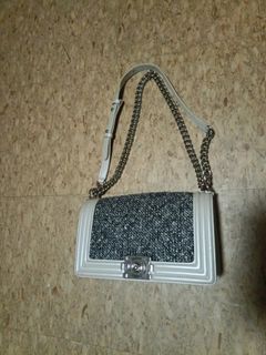 (Category: ) located in . Submitted by maryjane246 (Listing ID 1361149894, Image 1). Description: .