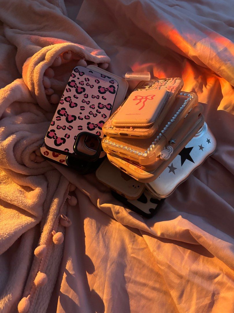 Phone case iPhone 11 (Category: Cases & Sleeves) located in Singapore. Submitted by iqa_4829 (Listing ID 1361121884, Image 1). Description: Phone cases for iPhone 11. I have a lot and bought new ones but recently changed phone. Dm me for more pics and prices but most im selling it for $4 only please help me clear .