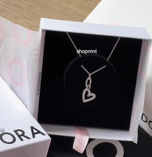 🎀SALE! PANDORA FREEHAND HEART NECKLACE.