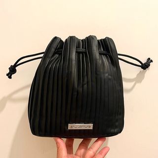 （分類：）位於 。 由 catwalkmode 提交（商品編號 1361189200，圖片 1）。簡介： 。