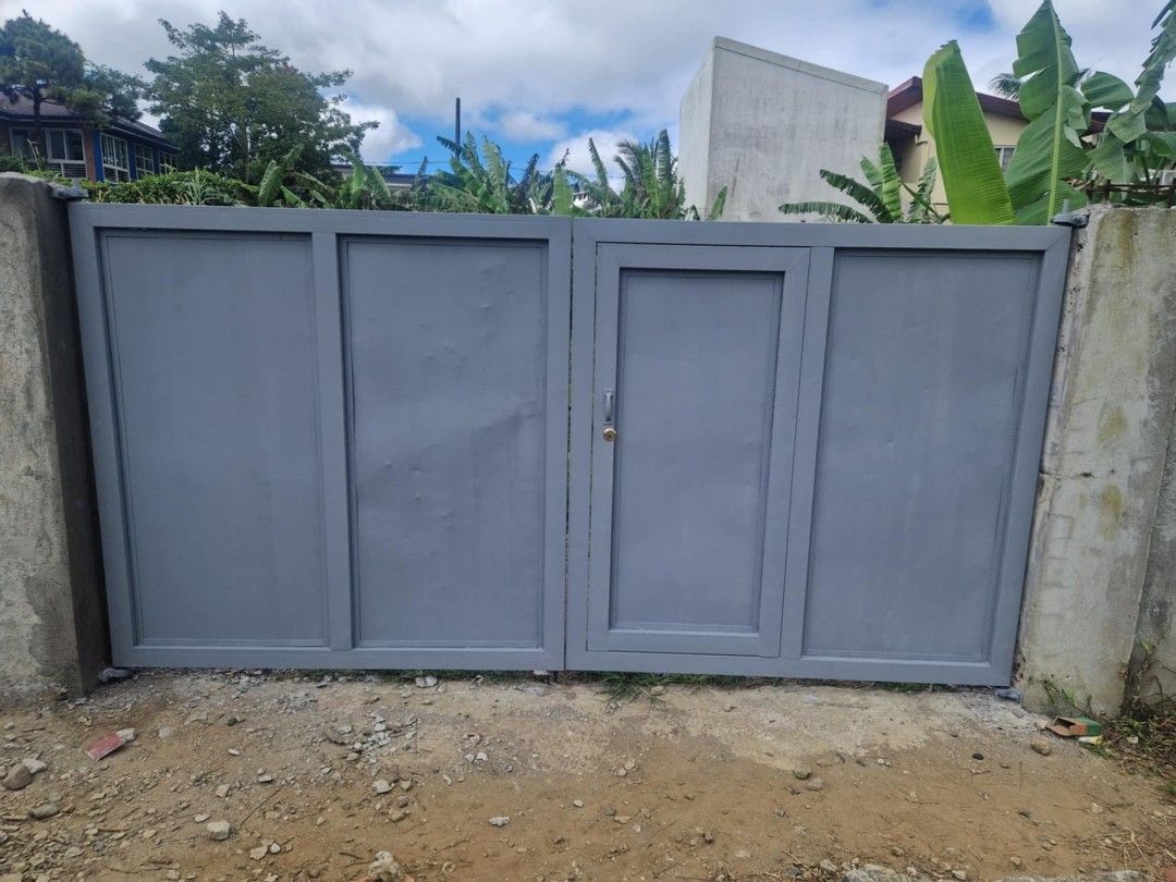 Tagaytay Lot (Category: Lot) located in Manila. Submitted by iam.iam1 (Listing ID 1361042269, Image 1). Description: 407 sqm flat lot, with fence and gate for sale or for lease with clean title and tax dec. Price posted is for sale. Open also for if for lease. Lot near Chick's ni Otit Restaurant in Mahogany Avenue Across Tagaytay City Hall, City College of Tagaytay and Tagaytay Police Station..