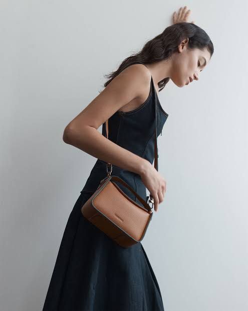 the Horse Clementine mini (Category: Luxury Bags & Wallets) located in Paranaque City. Submitted by sams__stuff (Listing ID 1361192351, Image 2). Description: used once only color is TAN dustbag included.
