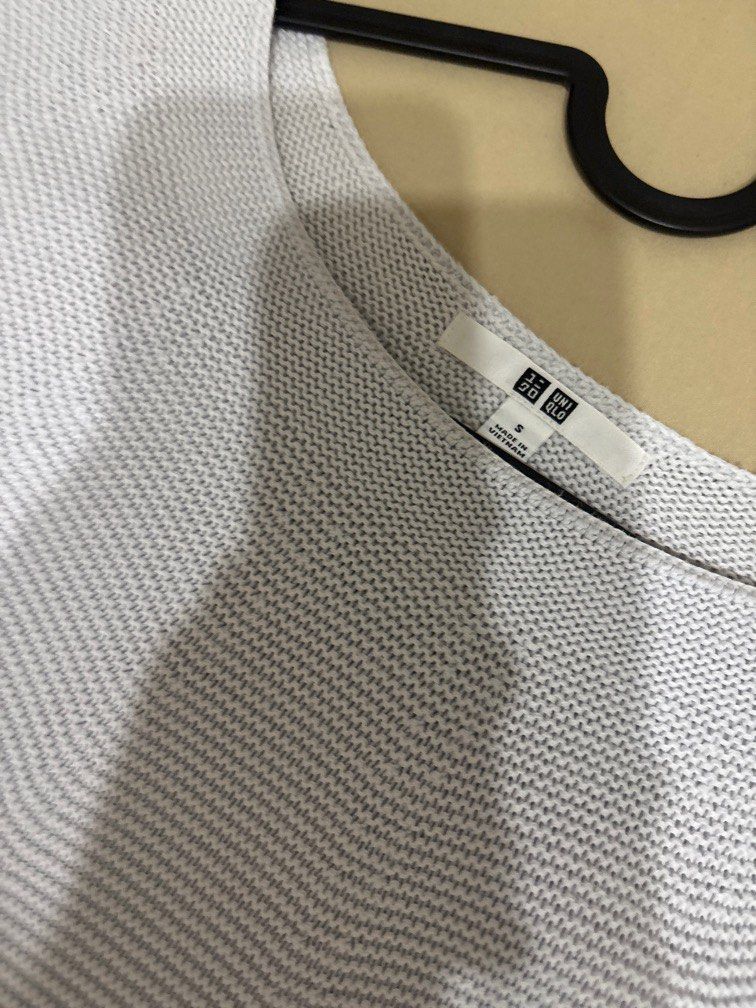 Uniqlo Knitted Top Blouse (Category: Blouses) located in Manila. Submitted by c_911 (Listing ID 1361139727, Image 2). Description: Payment first via GCash / BDO SF shouldered by buyer. Prefer Metro Manila buyers pick up via Grab/Lalamove. Feel free to message me for any inquiries Slightly negotiable.