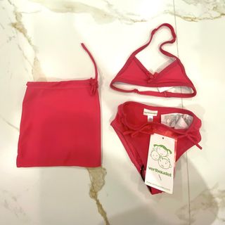 (Category: ) located in . Submitted by once.upon.a.closet (Listing ID 1361152361, Image 1). Description: .