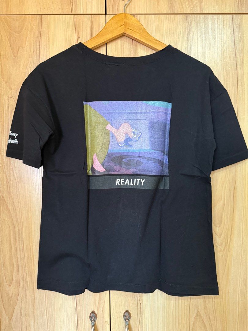 Zara Graphic T-Shirt (Category: Shirts) located in Manila. Submitted by linkedlin (Listing ID 1361103068, Image 2). Description: .