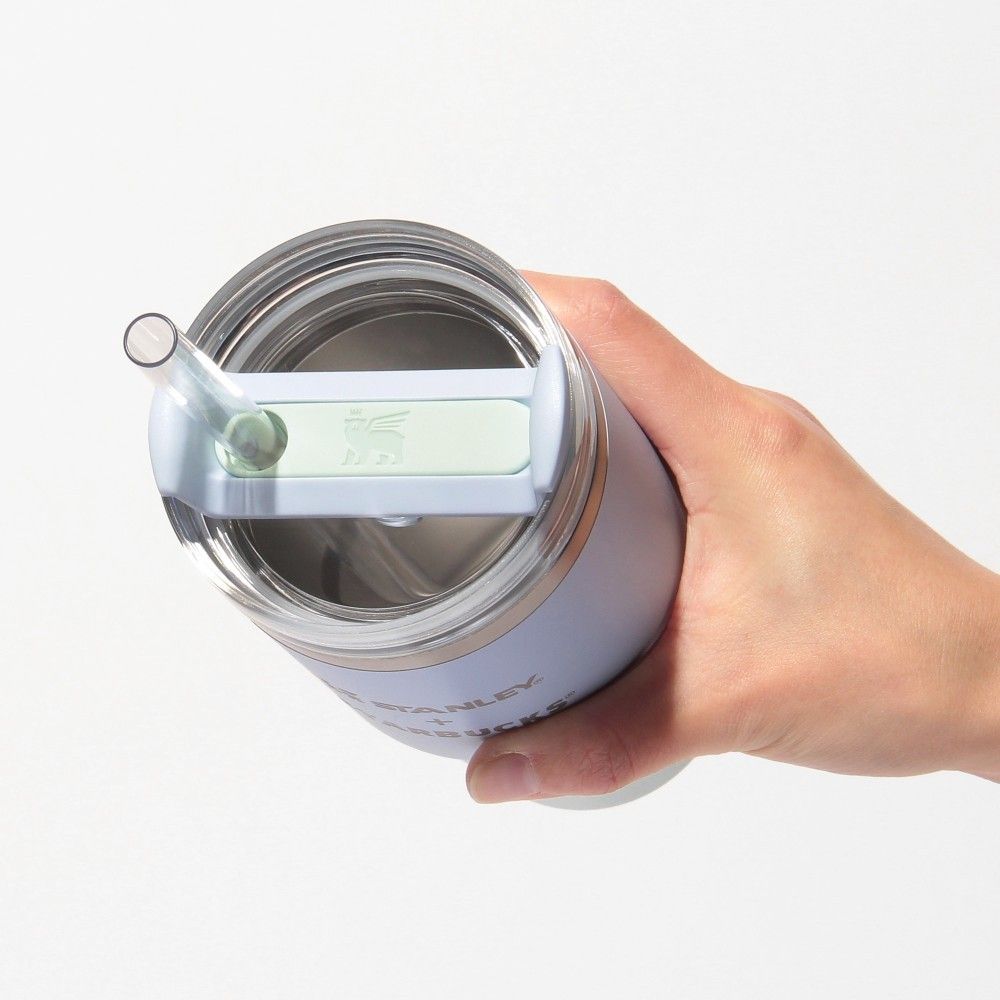 Starbucks Japan 3WAY Stainless Steel Tumbler STANLEY Blue Gradient 414ml (Category: Water Bottles & Tumblers) located in Singapore. Submitted by konnichiwaaa (Listing ID 1361338369, Image 3). Description: By rotating the cover part of the lid, you can use it in three ways: "drink directly", "drink through a straw", or "close the mouth", making it a versatile tumbler that can be used in a variety of situations. The straw base has a silicone cover 