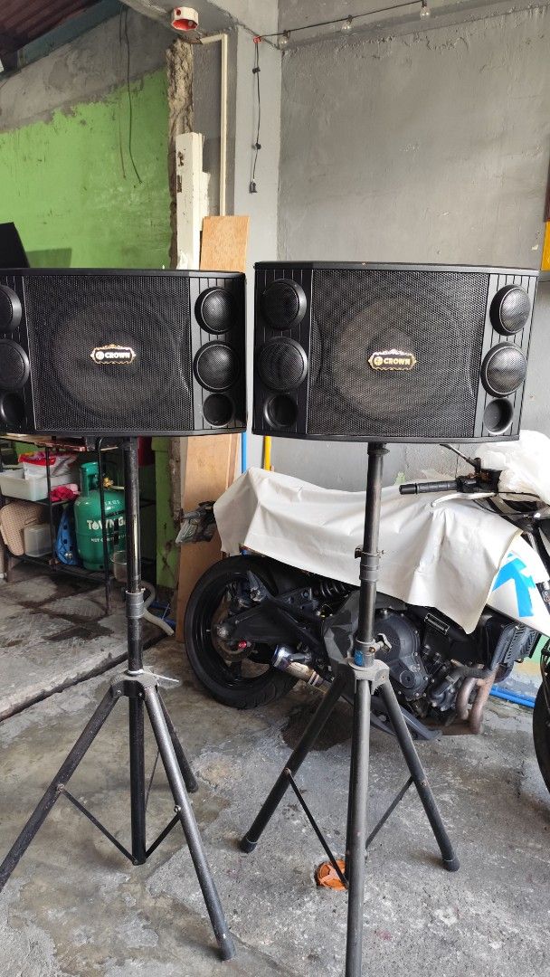 Amplifier + speaker set (Category: Soundbars, Speakers & Amplifiers) located in Taguig. Submitted by chaitosss (Listing ID 1361242616, Image 1). Description: Price is negotiable po. set na po, 2 speakers and amplifier po. Rfs: Tambak nalang po, ginagamit lang pag new year and pasko. Working po! ^_^.