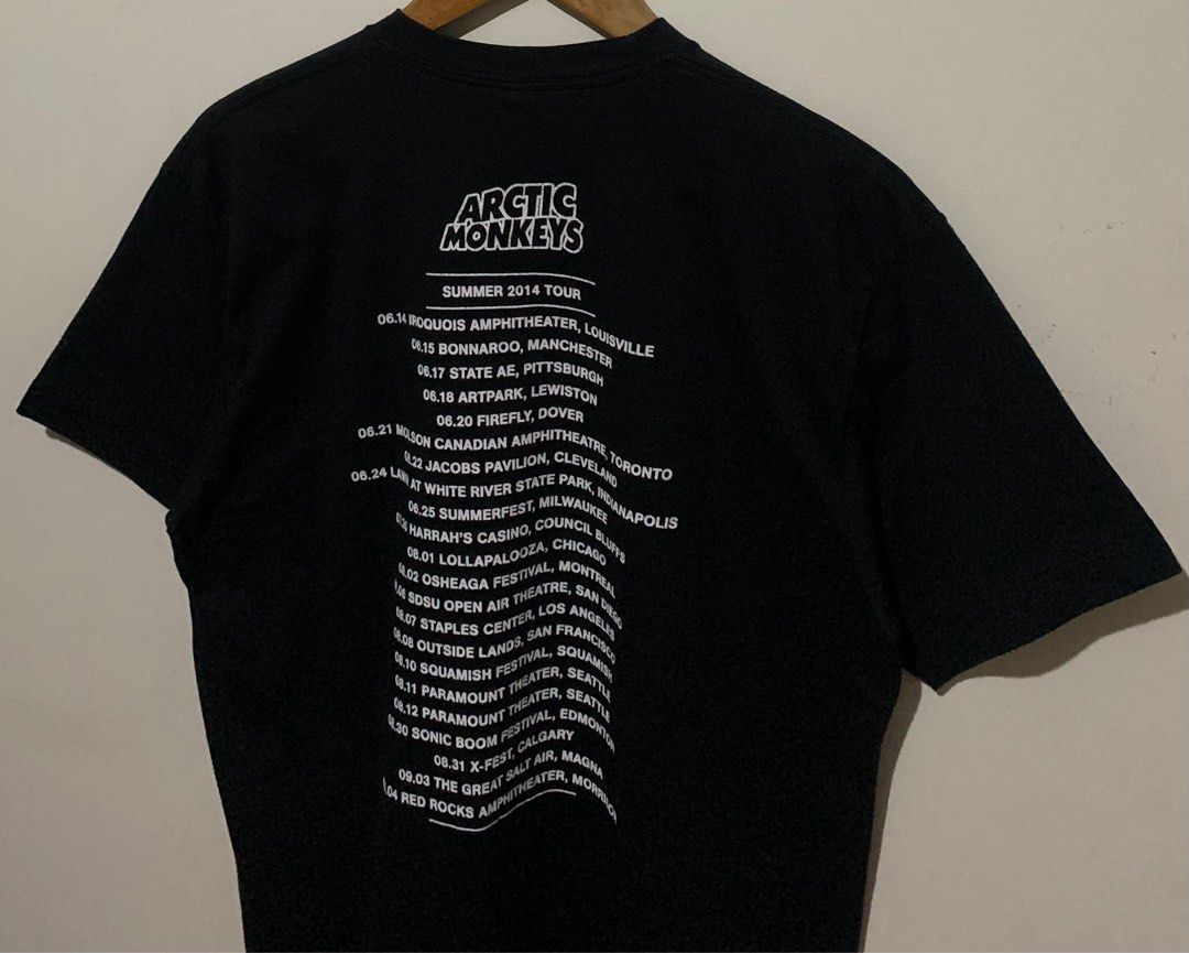 ARCTIC MONKEYS FOR SALE (Category: Tshirts & Polo Shirts ) located in Angeles City. Submitted by browsetheracks (Listing ID 1361229218, Image 2). Description: FOR SALE ARCTIC MONKEYS SUMMER 2014 TOUR TEE 🎱🦓 SIZE M ON TAG (21×28) FITS LARGE MADE IN USA 🇺🇸 OFFICIAL LICENSED MERCHANDISE© *SINGLE STITCH* WITH BACK HIT IN EXCELLENT CONDITION ✓ NO ISSUES! ₱5500+SHIPPING FEE CAN DO MEETUPS AROUND ANGELES CITY, PAMPANGA PM ME FOR MORE INFO AND DETAIL