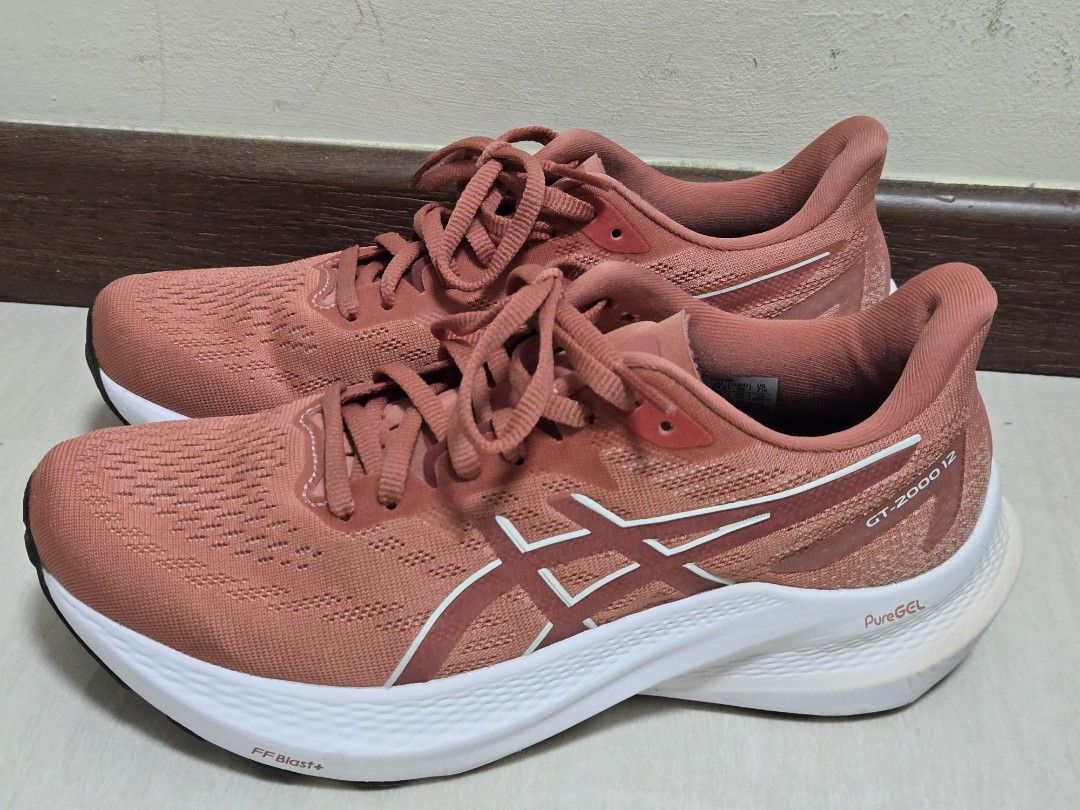 ASICS GT-2000 12 Womens US 7.5 UK 5.5 (Category: Sneakers) located in Singapore. Submitted by maelex (Listing ID 1361267189, Image 1). Description: ASICS GT-2000 12 Womens US 7.5 UK 5.5 Used twice to try only.