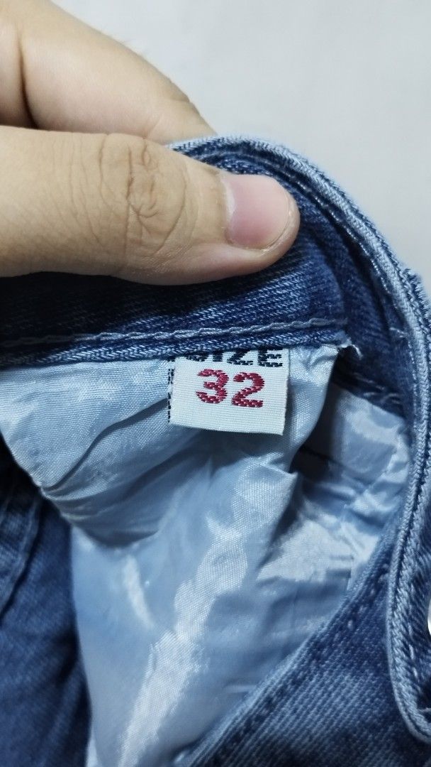 Beepop Blue Baggy Jeans (Category: Jeans) located in San Juan City. Submitted by likejimihendrix (Listing ID 1361284751, Image 3). Description: Beepop Blue Baggy Jeans Classic Blue Colorway Brand new! still have tags but cut already from pants (can send proof) Size 32 Length 40" Leg Opening 12" RFS: size too big, got new pair with right size Negotiable. PM for more pics.