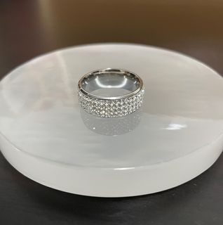 (Category: ) located in . Submitted by lunajewels (Listing ID 1361312976, Image 1). Description: .