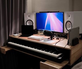 (Category: ) located in . Submitted by customdesksg (Listing ID 1361208155, Image 1). Description: .